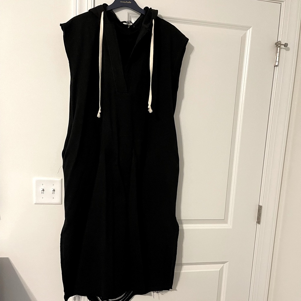 Tov 44 (Large) Maxi Hooded Vest